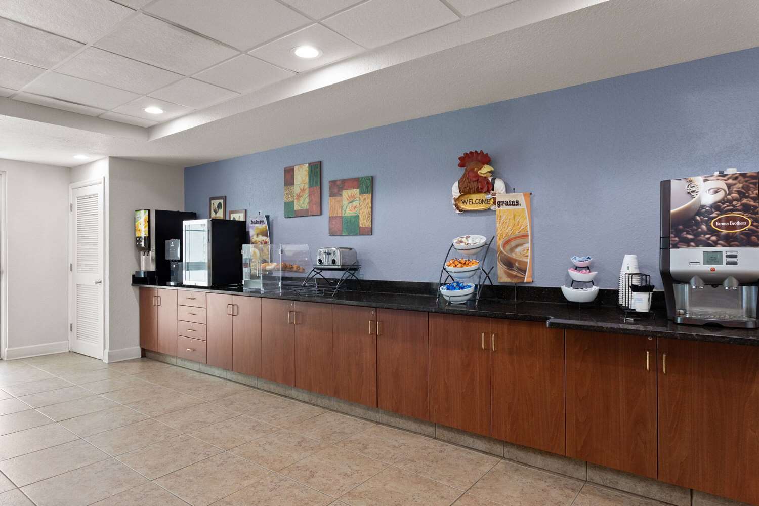 Microtel Inn Suites By Wyndham Zephyrhills 8/48