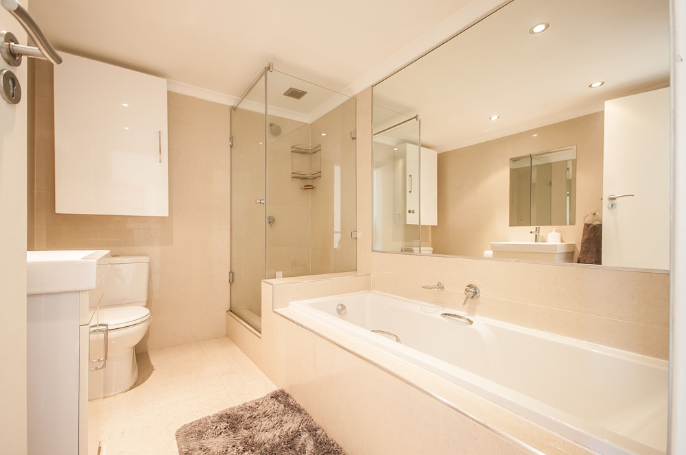 3 Canterbury Square 24/26