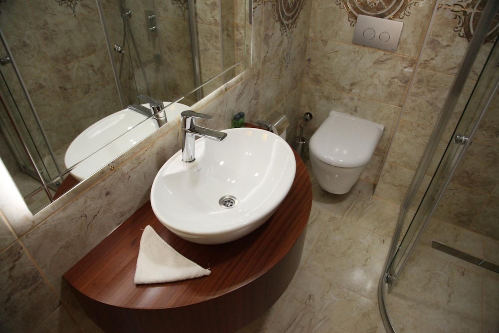 Grand Vuslat Hotel 34/37