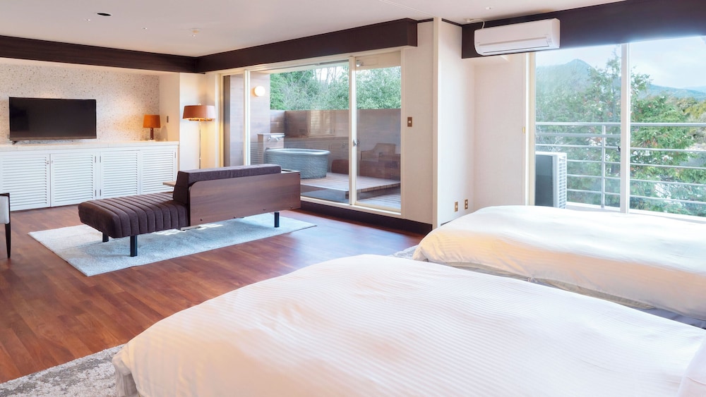 Interior, Superior, Twin Beds, Outdoor Bath