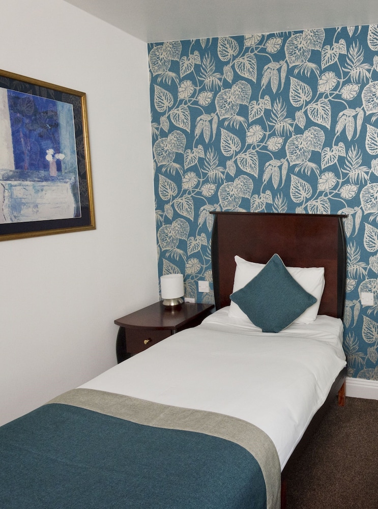 Basingstoke Hotel 14/50
