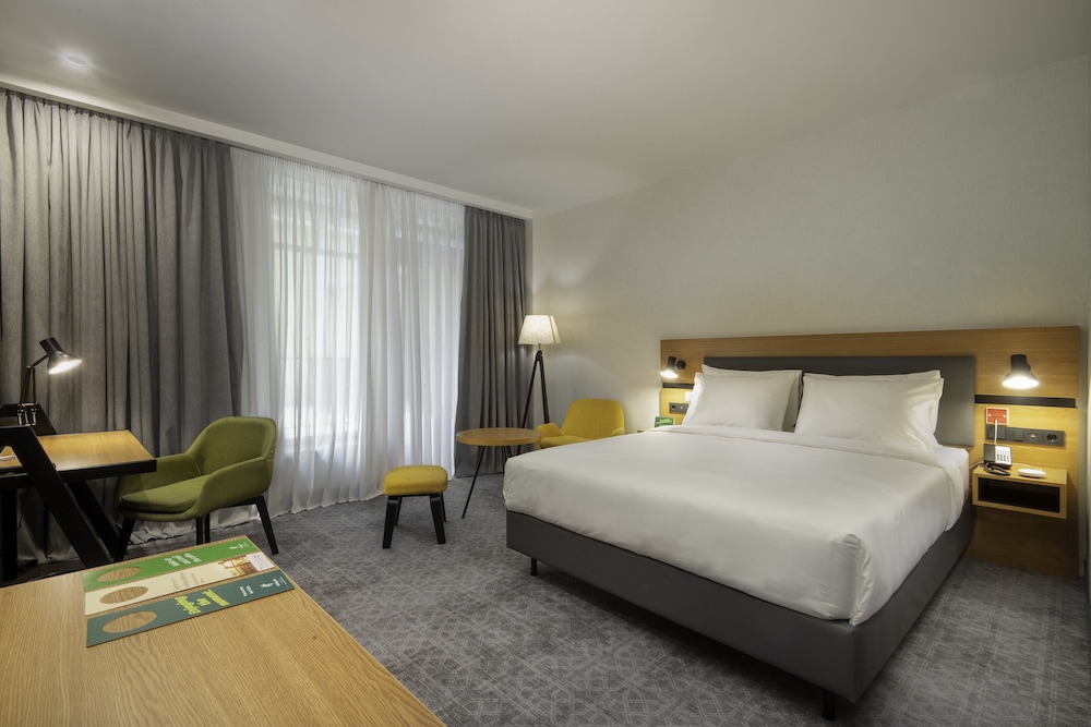 Holiday Inn Yerevan Republic Square 17/50