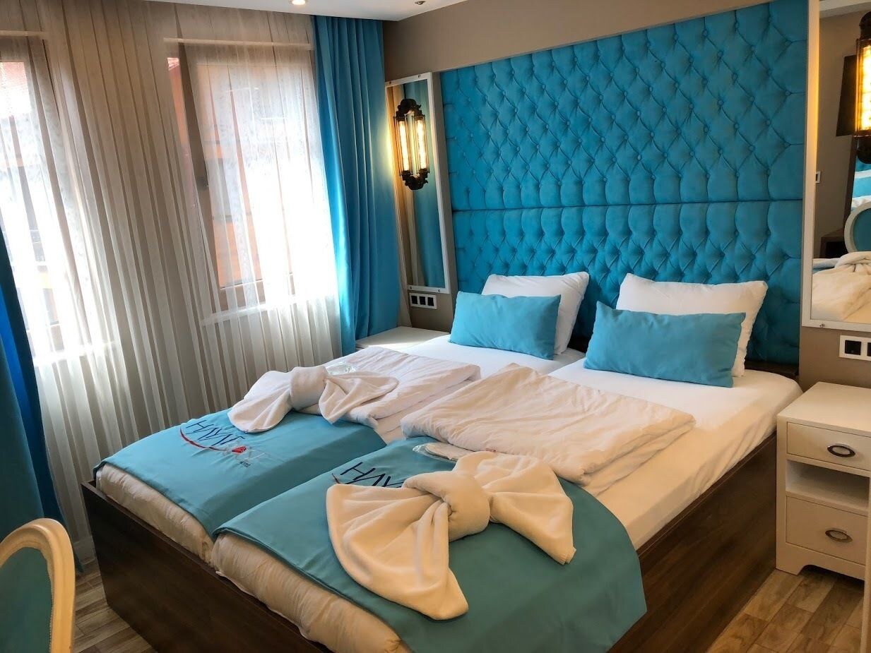 ROYAL, SUITE
