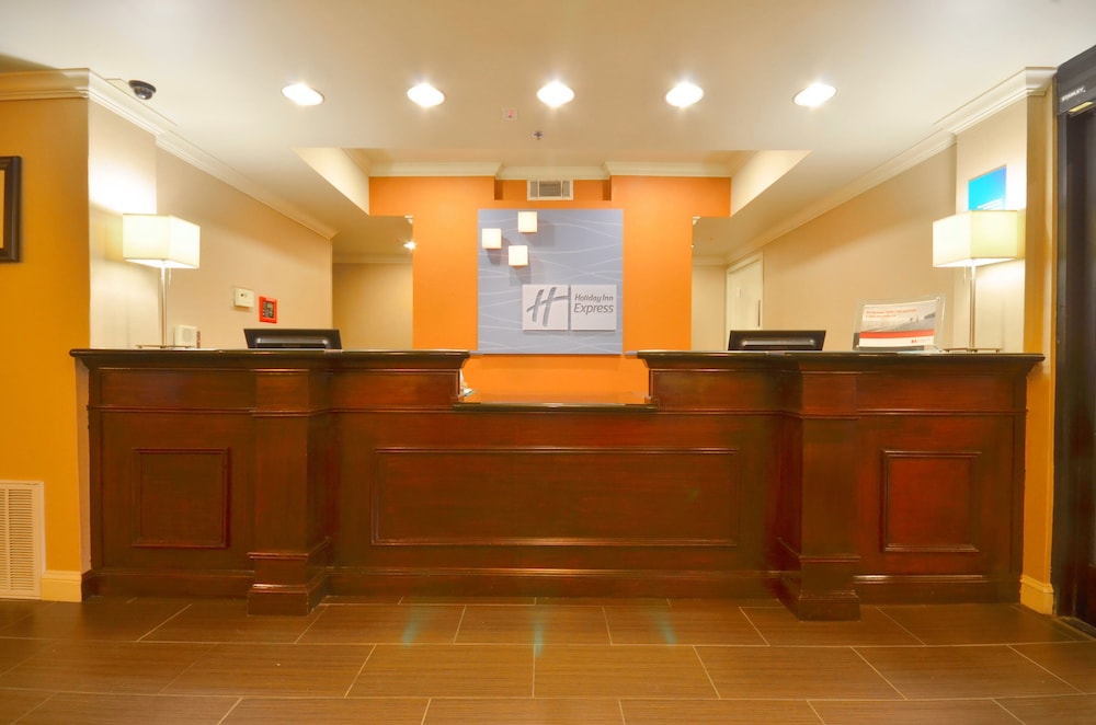 Holiday Inn Express Hotel And Suites Pine Bluff Pines Mall 14/54