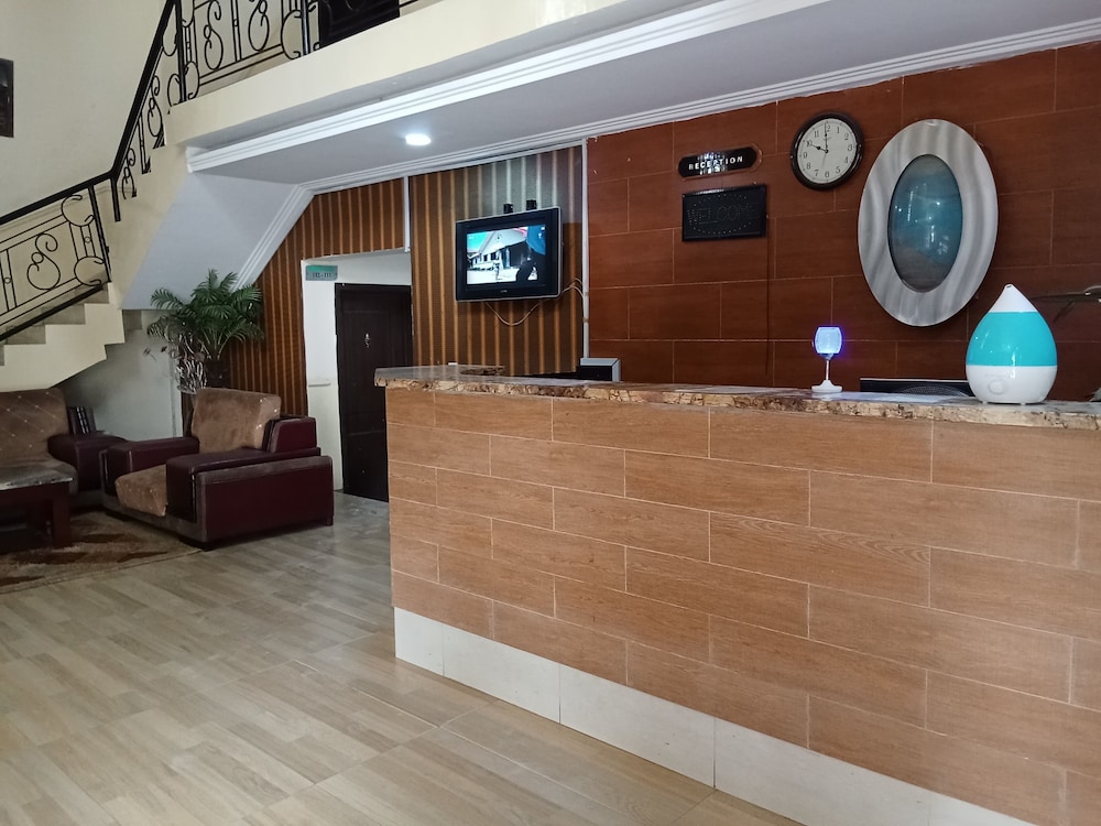 Dreamland Suites 7/45