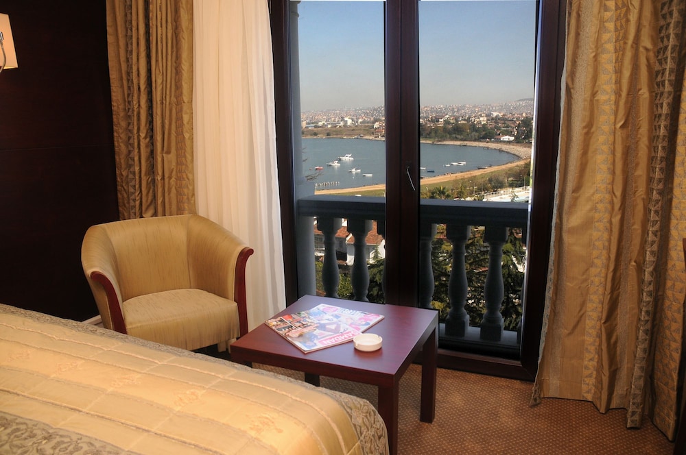 Paradise Island Hotel 26/50