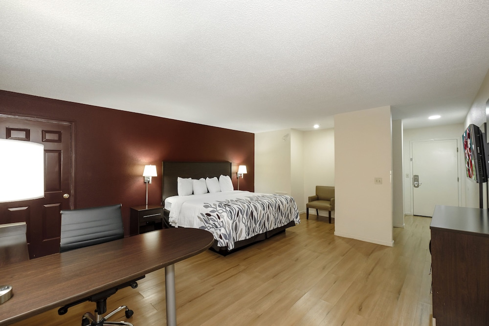Red Roof Inn Hillsville 22/53