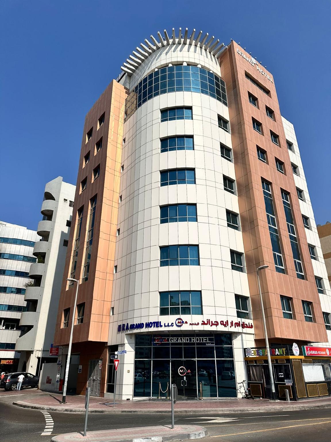 MRA Grand Hotel 8/33