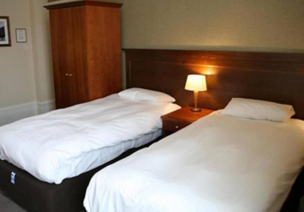 غرفة بسريرين منفصلين، Raven Hotel 4/4