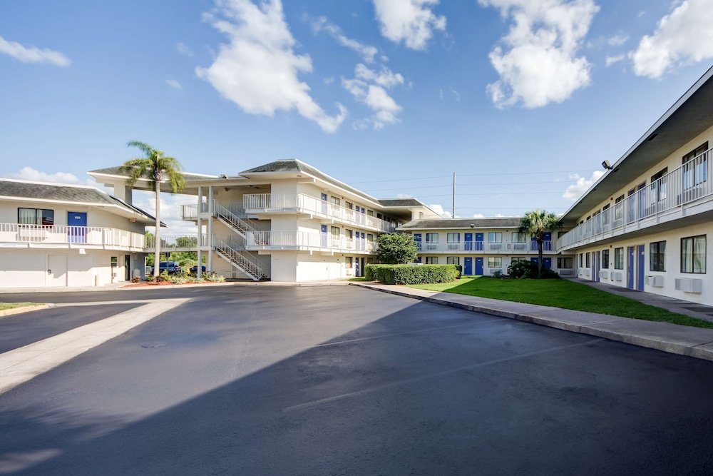 Motel6 Lakeland, FL 31/49