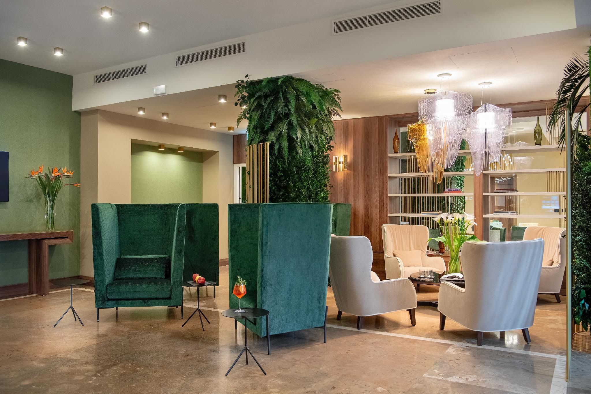 Lobby at Hotel Tocq, MILAN