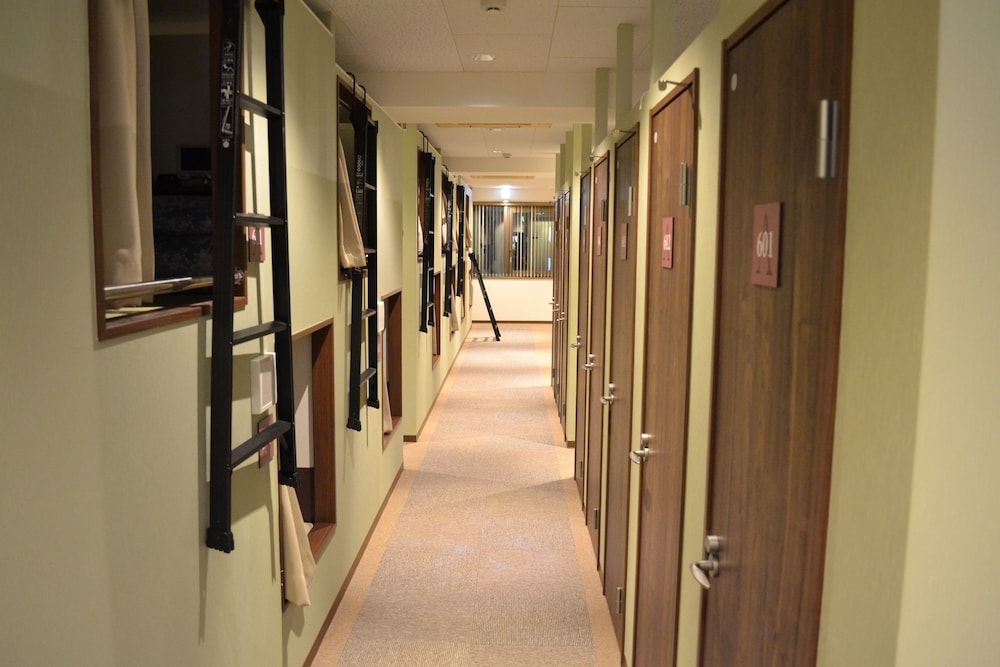 1 Night 1980 Hostel Tokyo 15/50