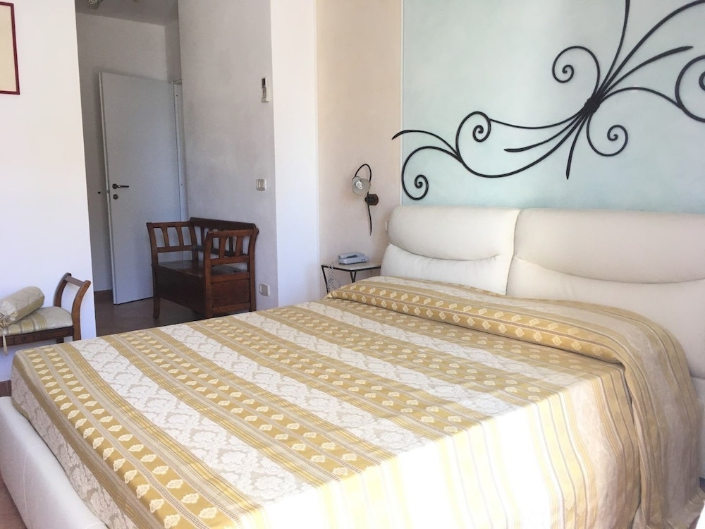Lola Piccolo Hotel 22/68