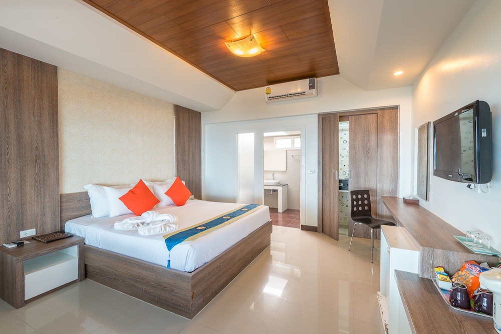 ROOM, BEACH FRONT
