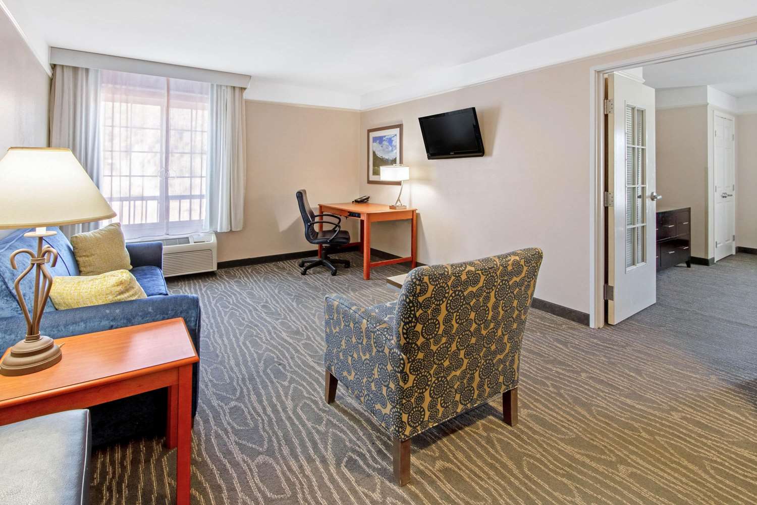 La Quinta Inn & Suites by Wyndham Ruidoso Downs 36/55