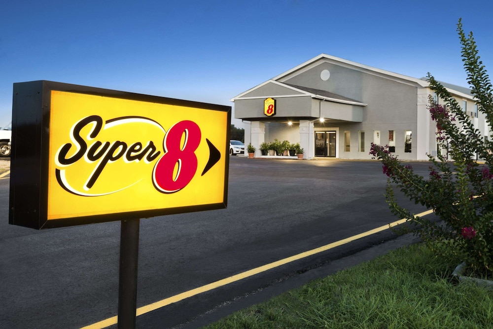 Super 8 by Wyndham Ardmore OK 1/16