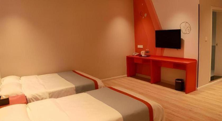 Shell Hebi Qi County Qi River Road Hotel 23/44