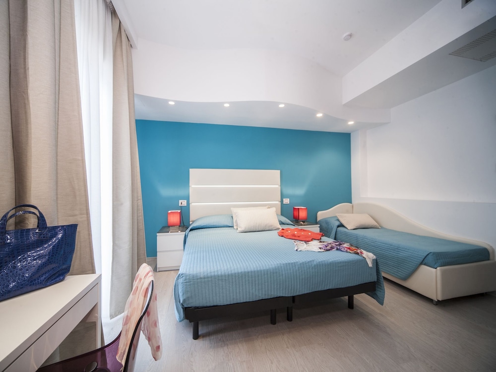 Hotel Levante Rimini 52/72