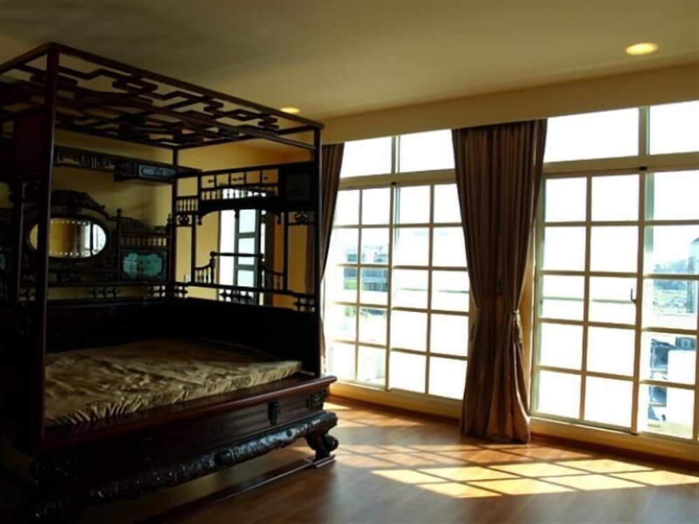 Lukang B&amp;B 19/39