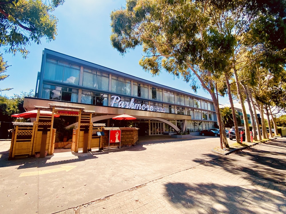 The Parkmore Hotel 2/45