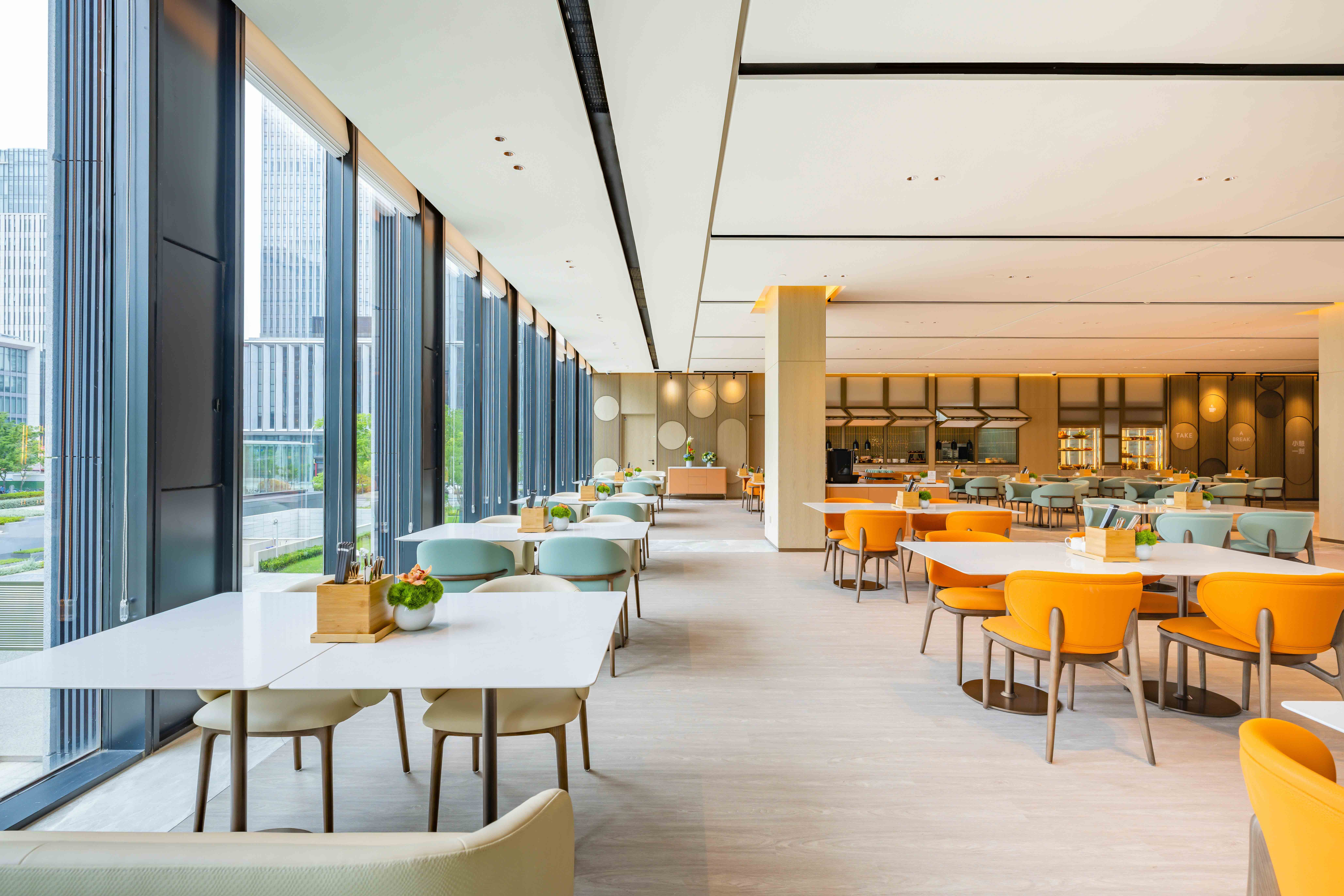 EVEN Hotel Shanghai Expo by IHG 24/36