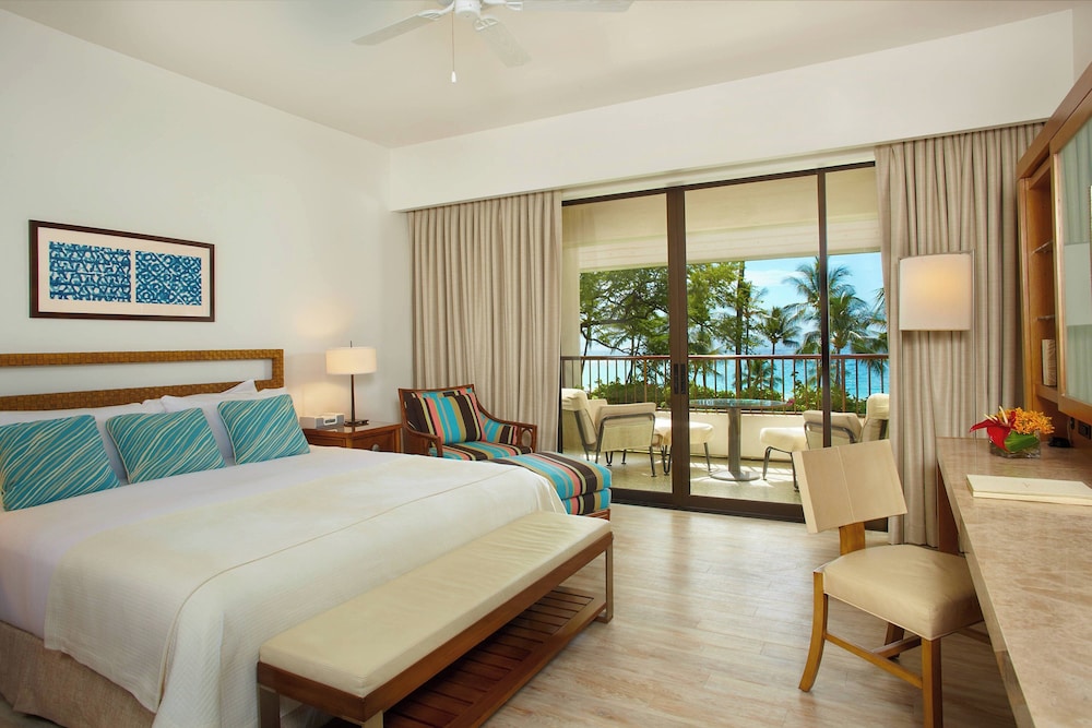 Renovated, King Bed, Beach Front