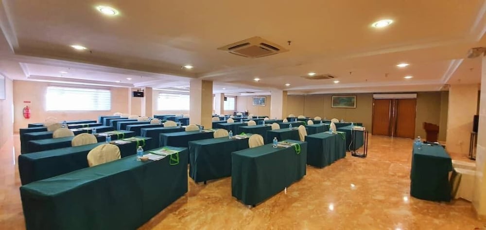 Margherita Plaza Hotel 58/63