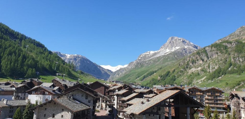 LE VAL D'ISERE 44/50
