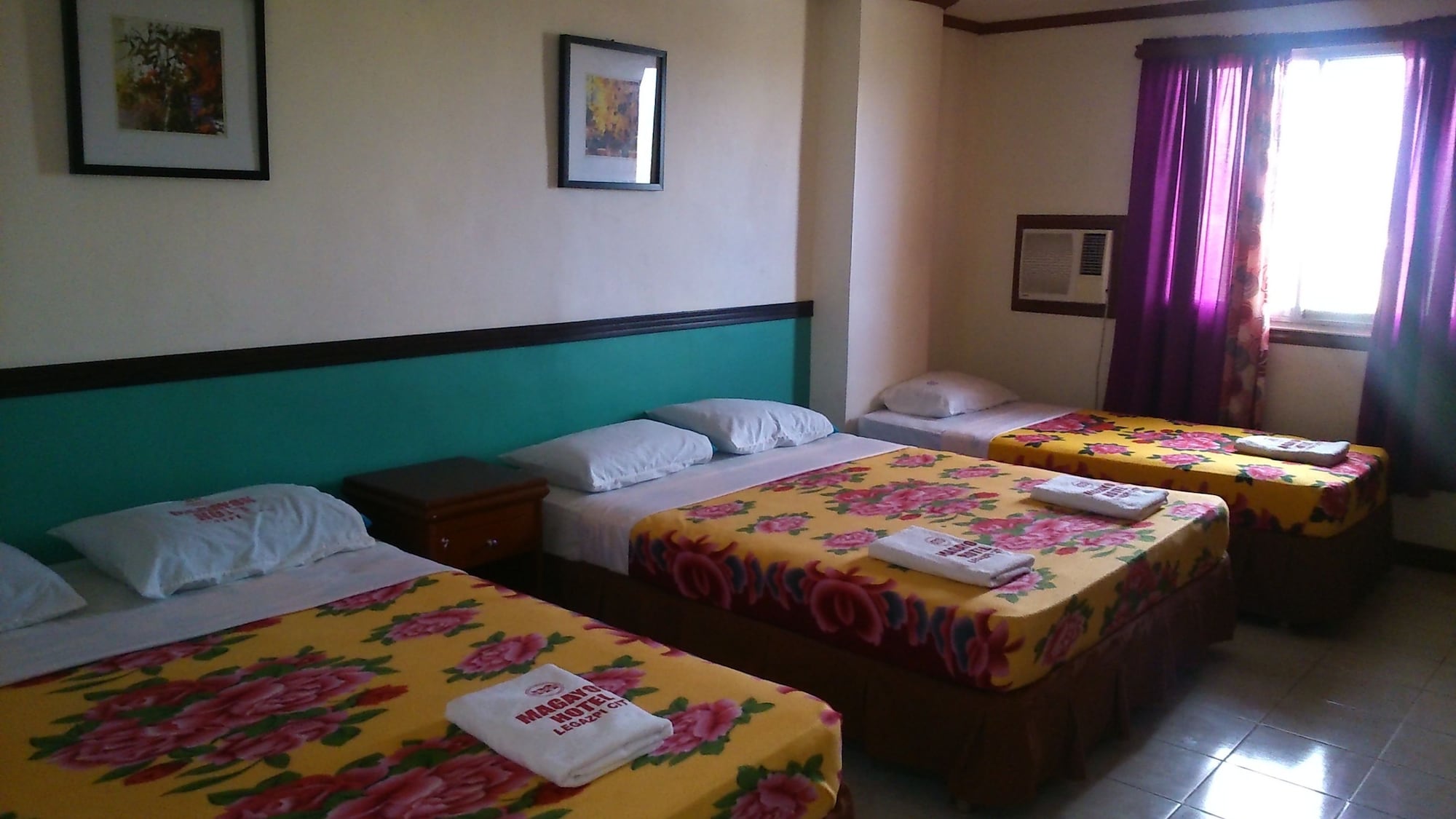 Deluxe, Family, 1 Single and 2 Queen Beds