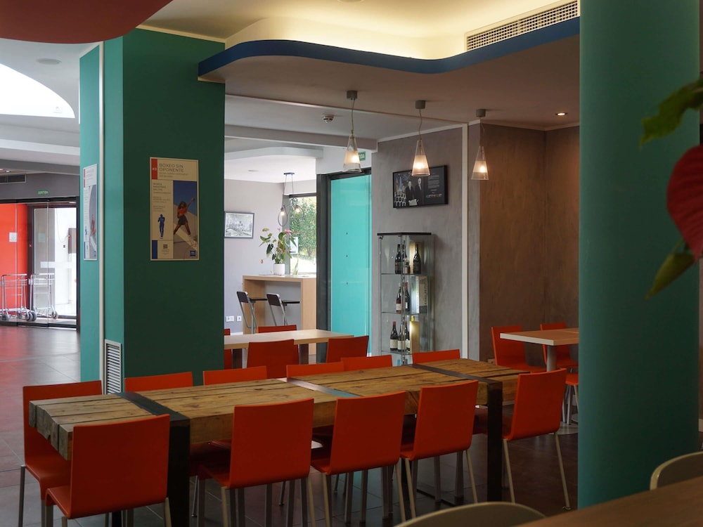Ibis Girona Costa Brava 50/50