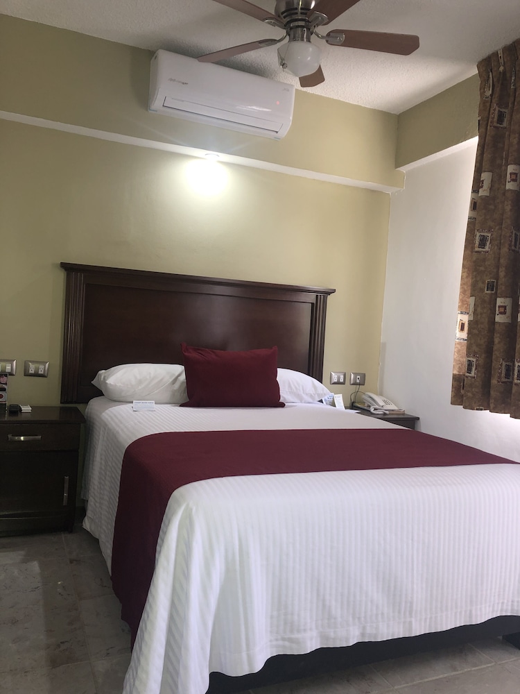 Playa Bonita Hotel 12/40
