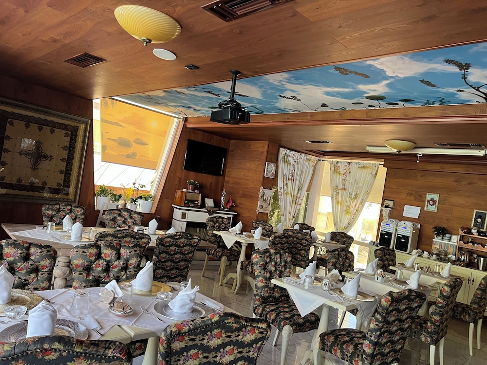2 Kitarrat Boutique Hotel and Spa 29/34