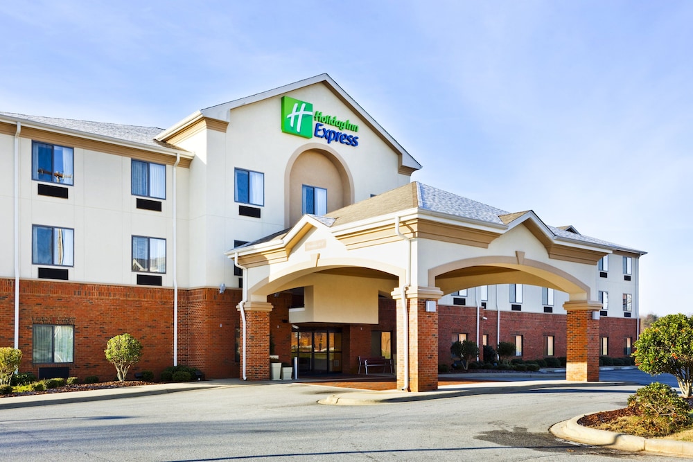 Holiday Inn Express Forest City 1/45