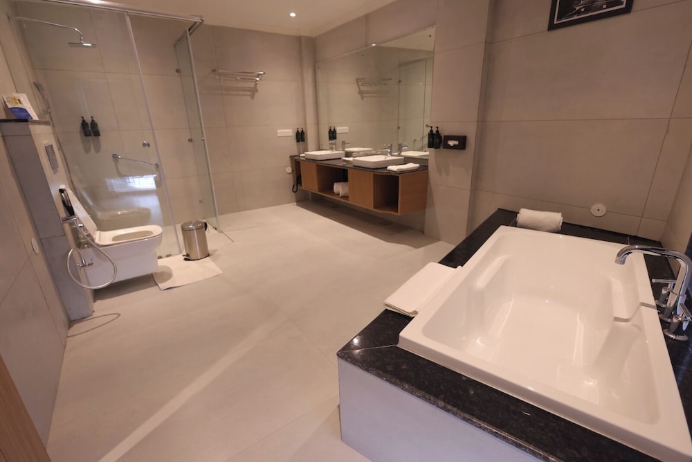 Ramada By Wyndham Mussoorie Mall Road 48/48