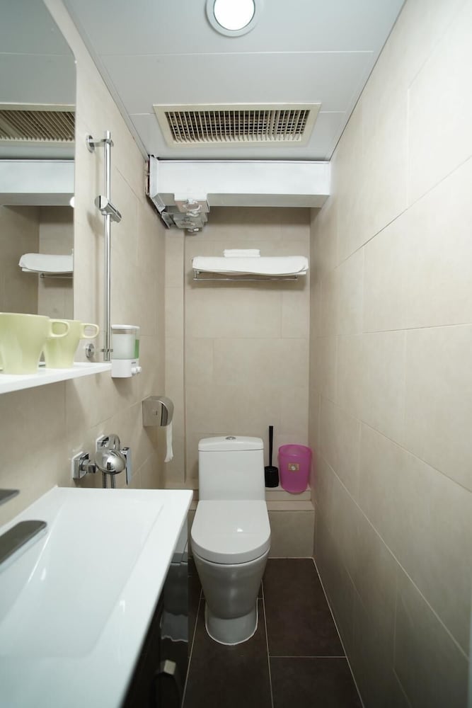 ALOHAS Hostel 35/37