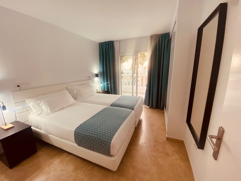 1 Bedroom, Apartment, Twin Beds, Side Sea View, Terrace