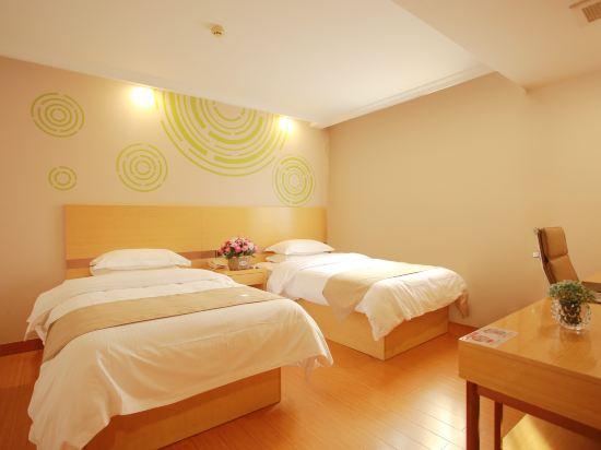 SUPERIOR, TWIN BEDS, NO WINDOW