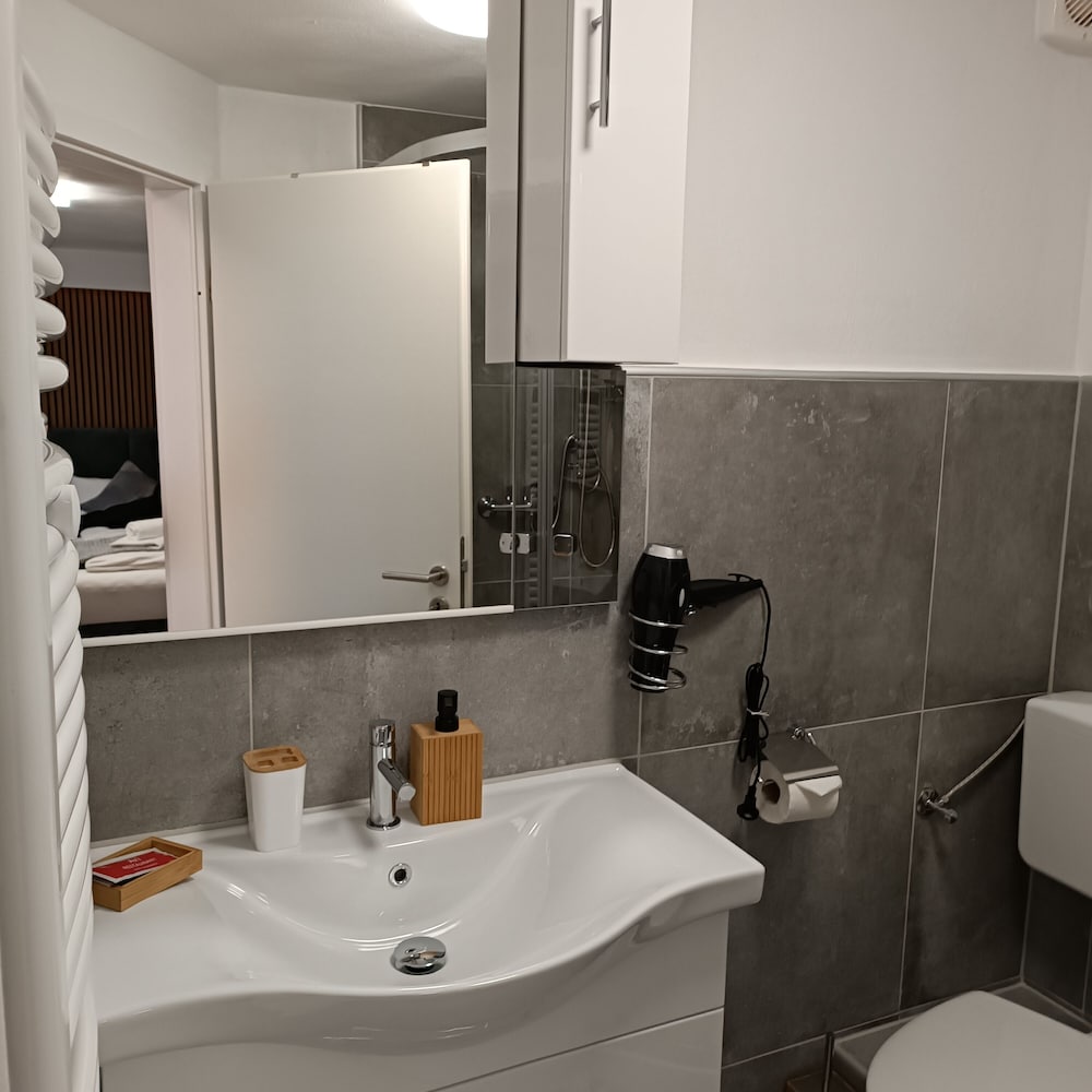 Hotel Ari 49/50