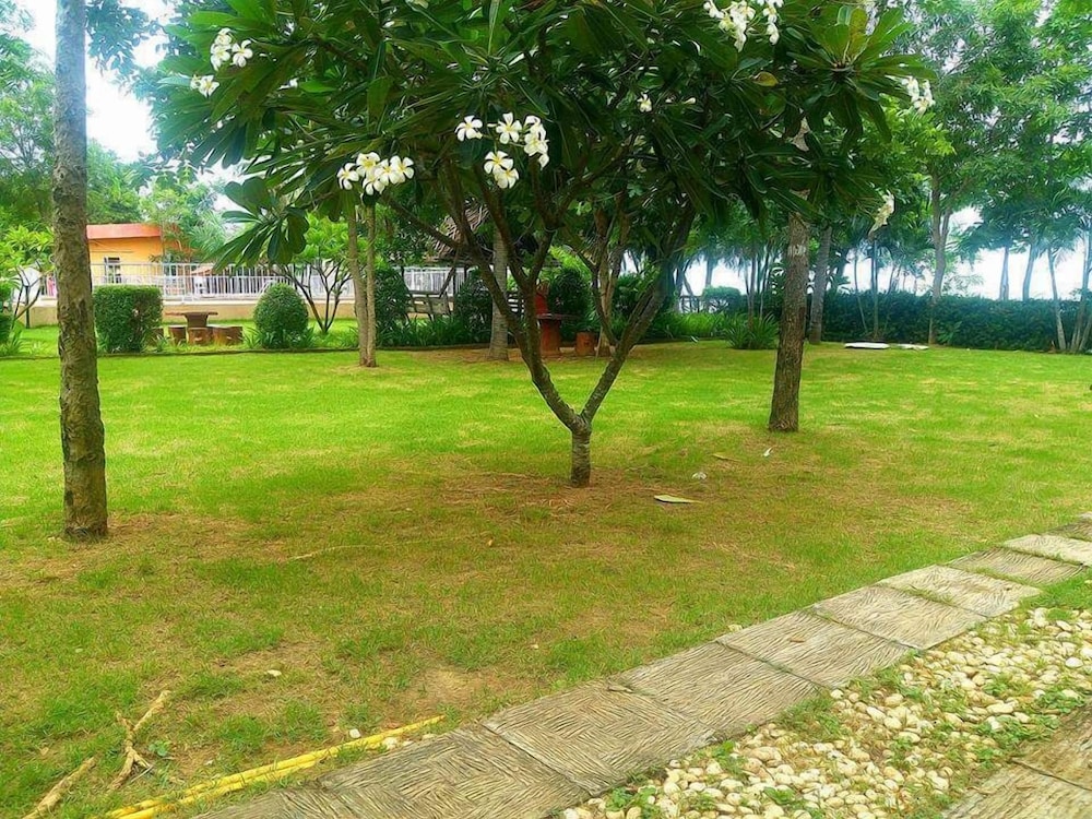 Pranmanee Beach Resort 23/50