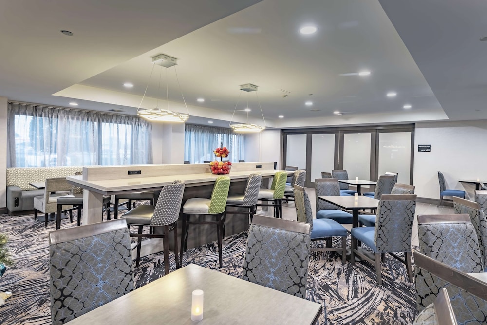 Hampton Inn Waco 28/42