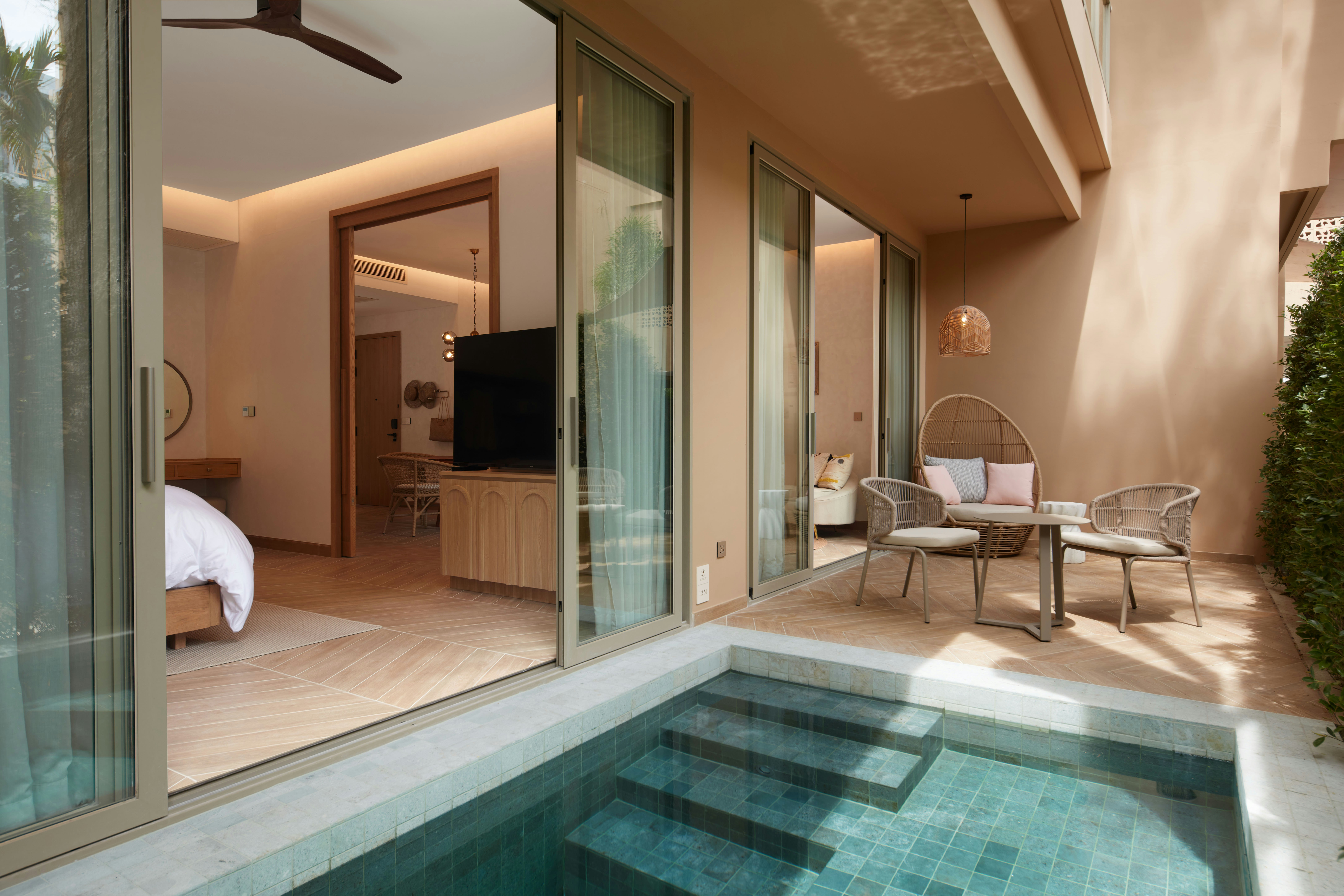 Haven, Pool, Home, Suite