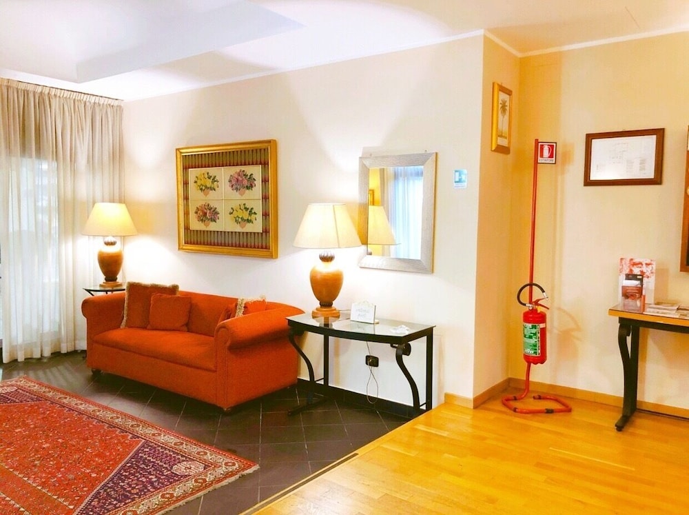 Florio Opera Hotel 46/65