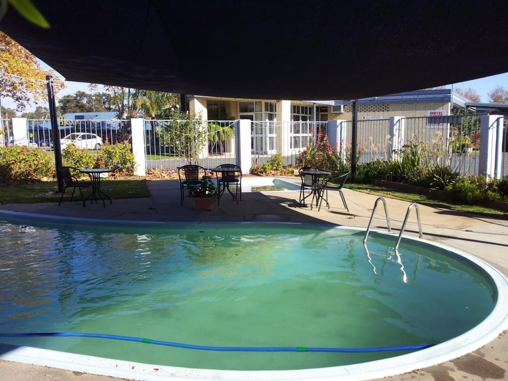 WANGARATTA MOTOR INN 4/28