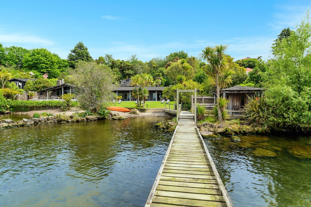 Koura Lodge 58/63