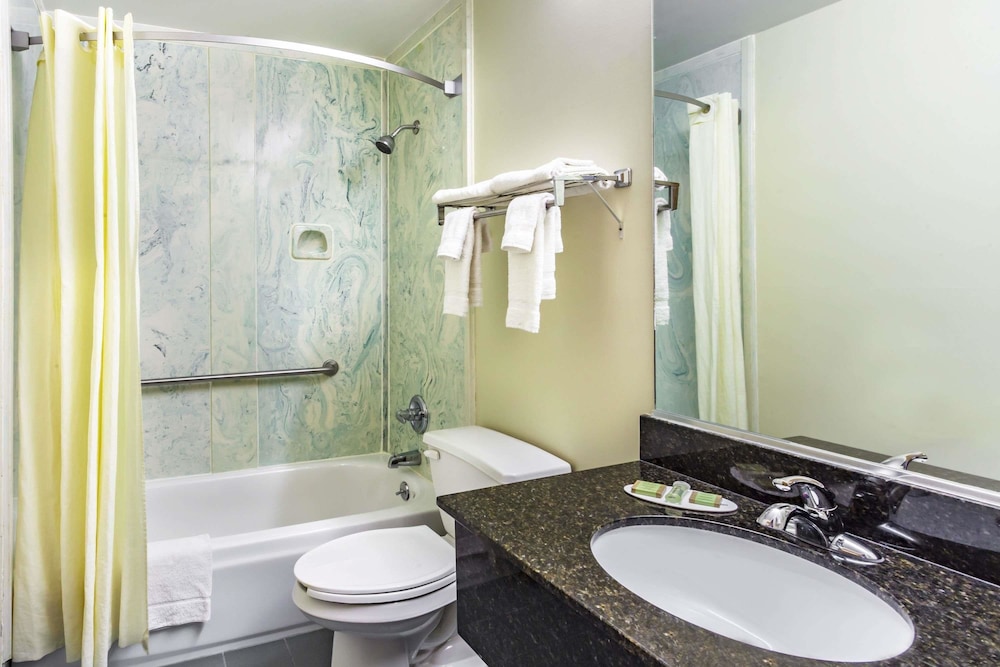 Super 8 by Wyndham Morristown/South 7/16