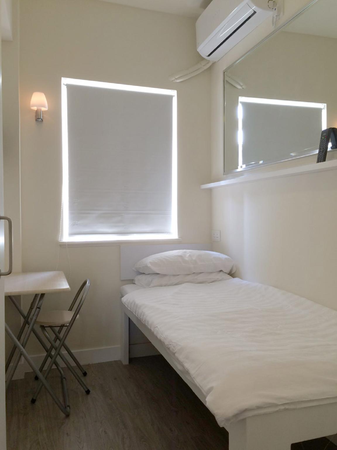 Mini, Single Bed, Shared Bathroom