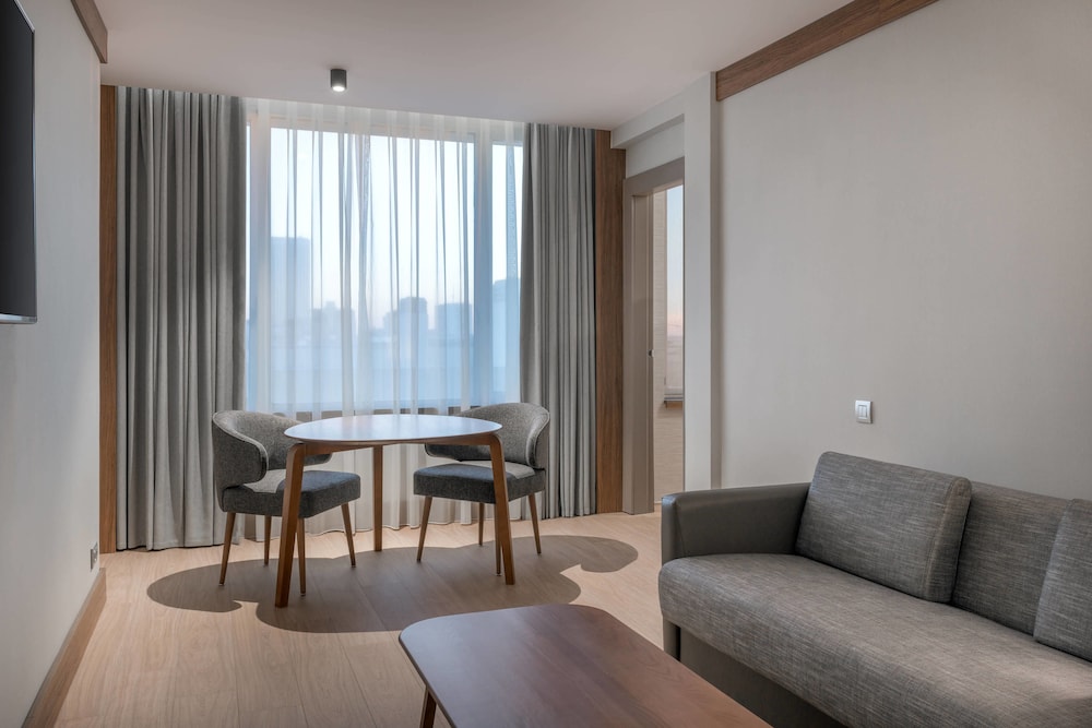 The Westin Madrid Cuzco 40/65