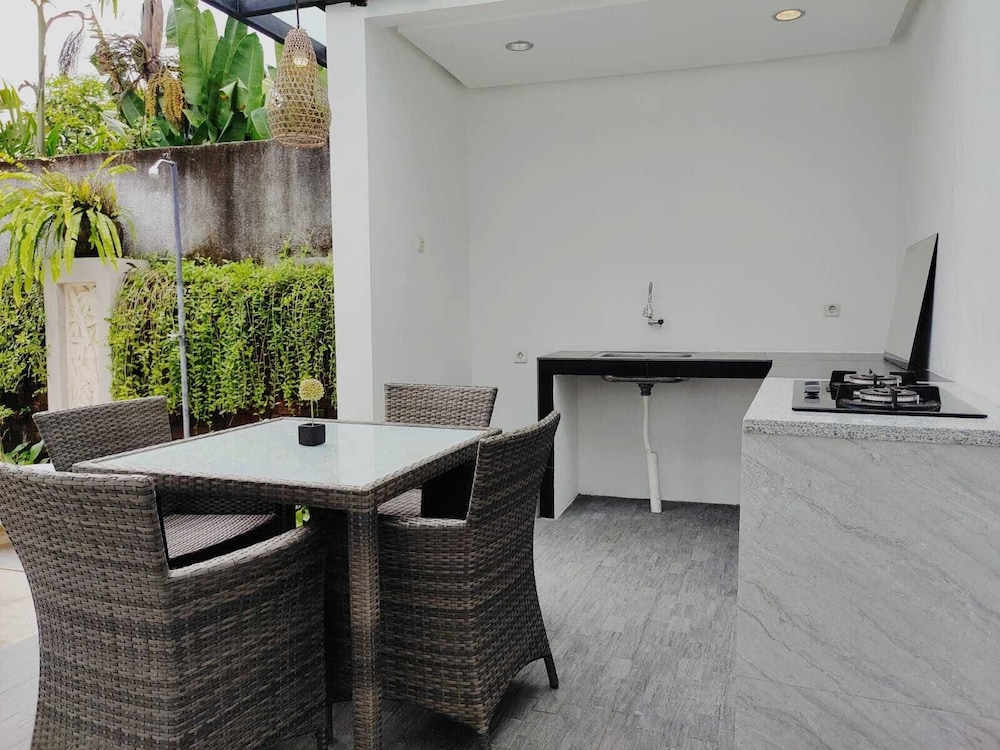 Villa Putih Berawa 37/50