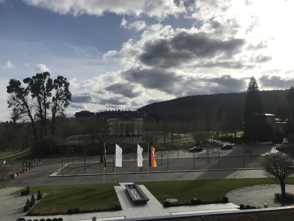 Schlosshotel Bad Wilhelmshohe 45/50