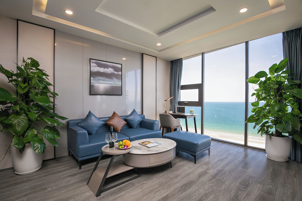 Mangata Beachfront Hotel 26/46